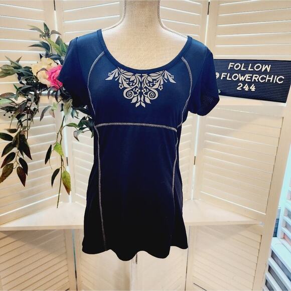 ATHLETA BLACK WHITE LONG SLEEVE  SIZE MED - Picture 1 of 6